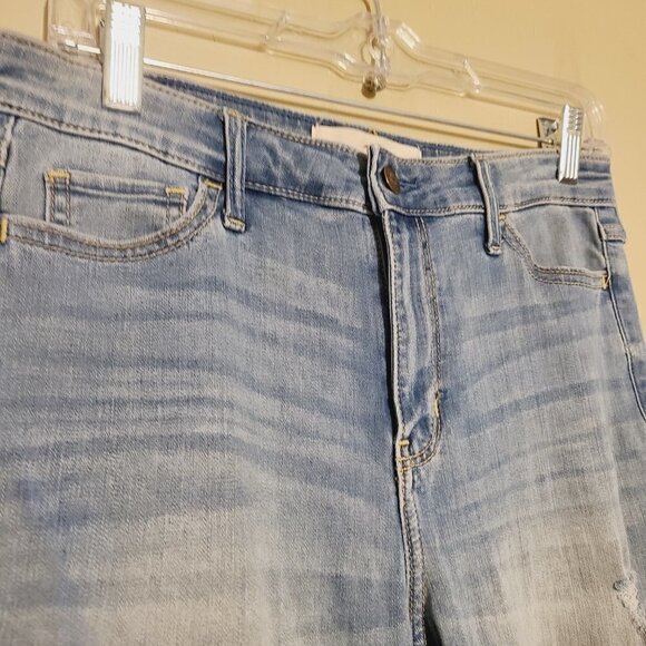 Hollister | Junior's High Rise Super Skinny Distressed Jeans (Size 9L) - Picture 3 of 14